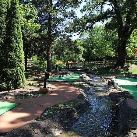 Grand Bear Resort At Starved Rock Utica Exterior foto