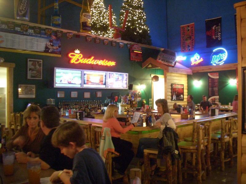 Grand Bear Resort At Starved Rock Utica Restaurant foto